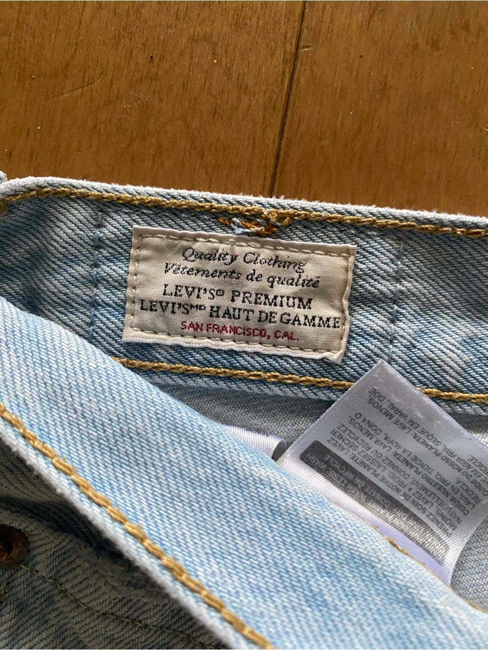 Levi's 501 Light Blue Frayed Hem Denim Shorts - Picture 4 of 4